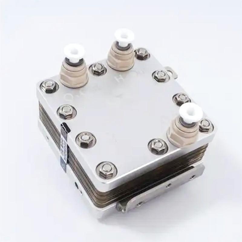 Est altior current density in an electrolyzer melius?